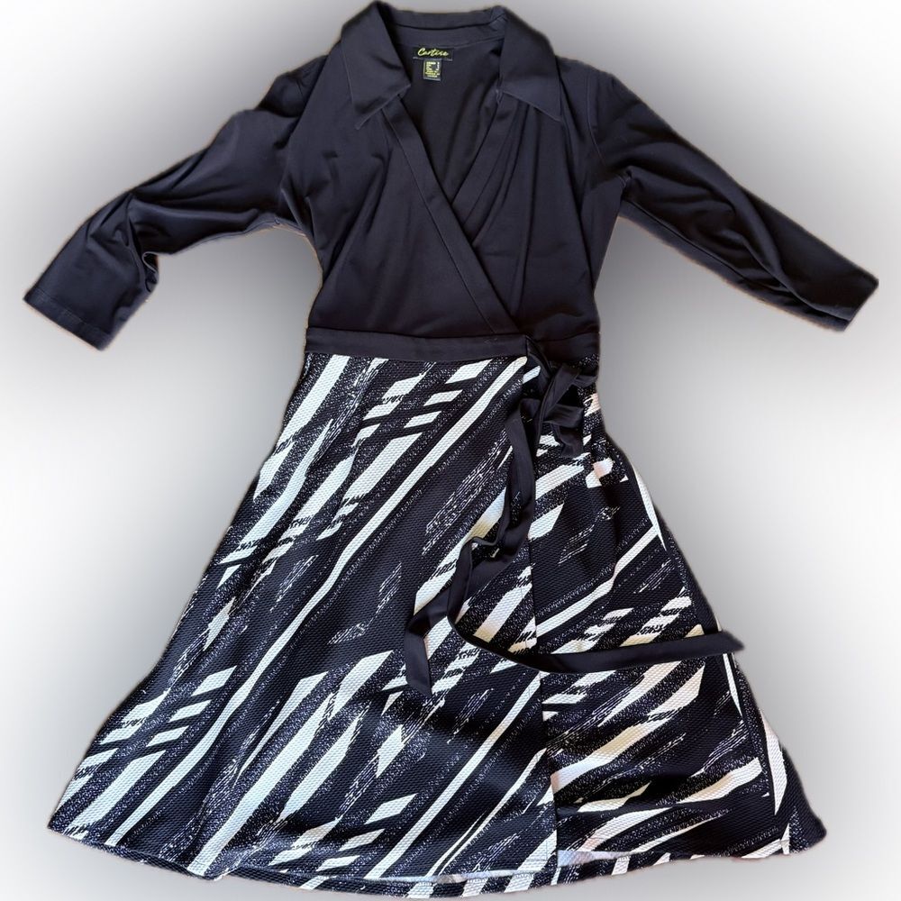 Cartise Black and White Belted Mid Length Wrap Dress Size 4